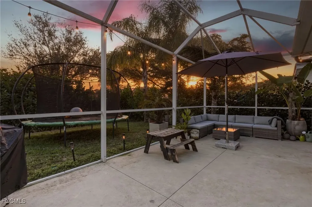 2452 Blackburn Circle Cape Coral FL 33991