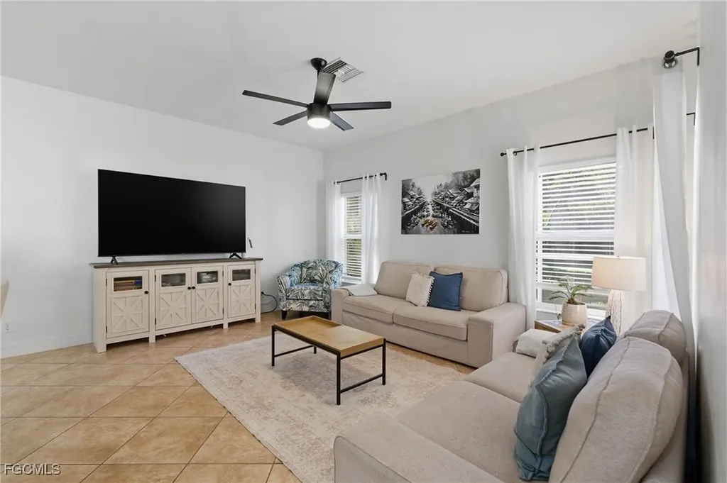 2452 Blackburn Circle Cape Coral FL 33991