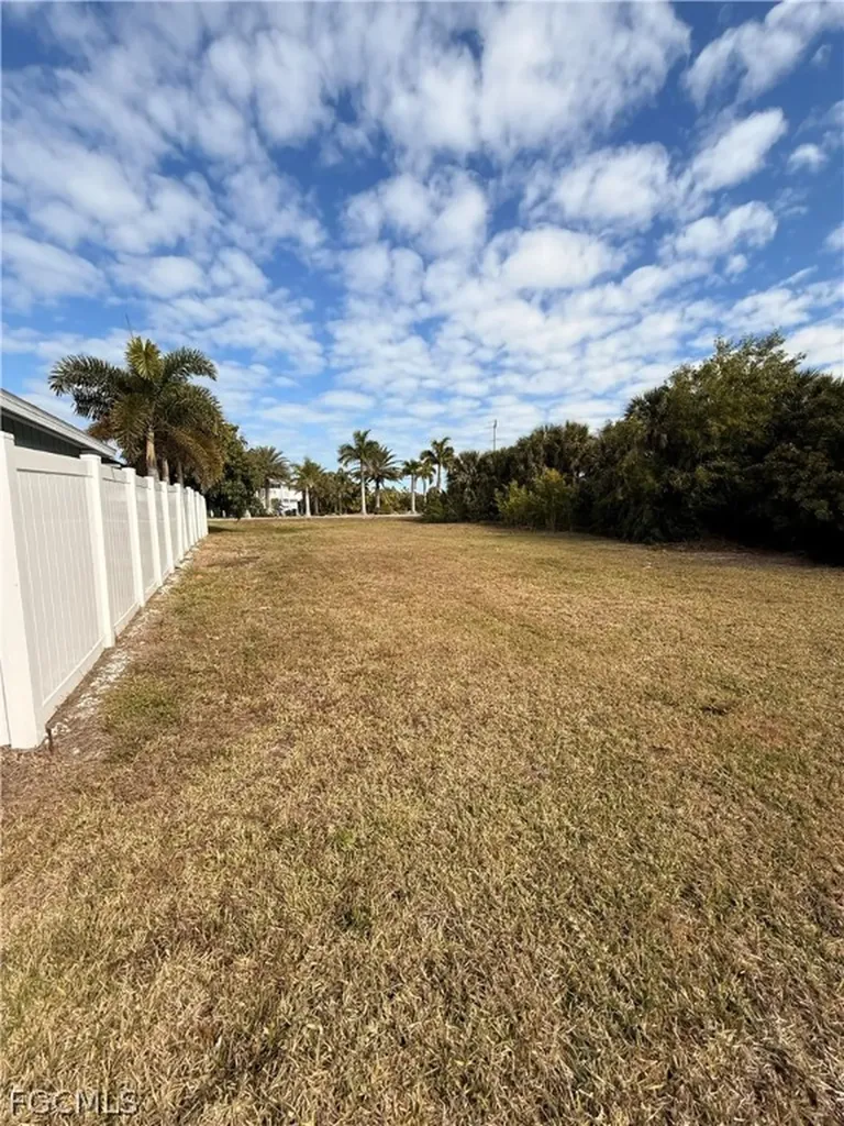 3099 Cussell Drive St. James City FL 33956