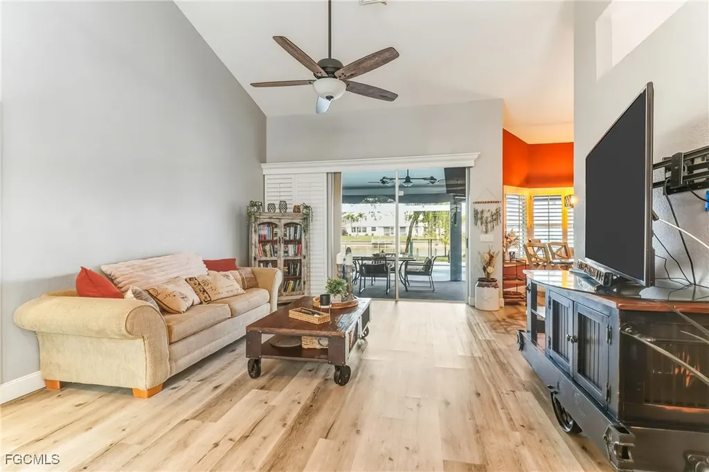 1023 SE 4th Street Cape Coral FL 33990