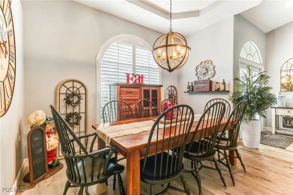 1023 SE 4th Street Cape Coral FL 33990