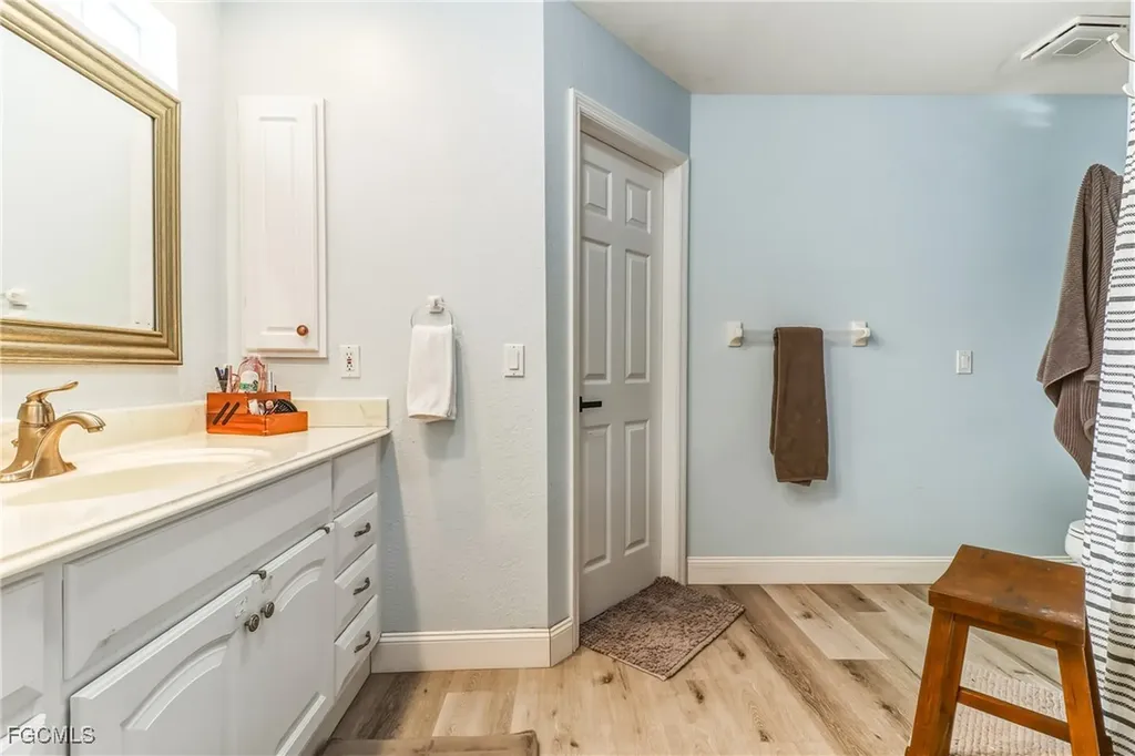 1023 SE 4th Street Cape Coral FL 33990