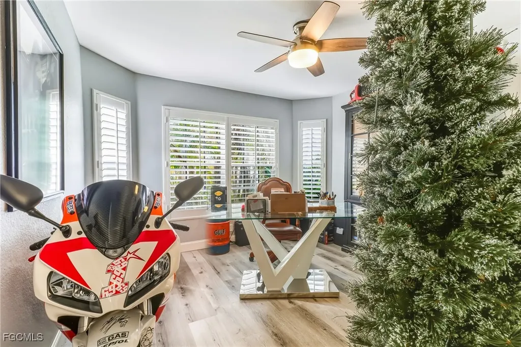 1023 SE 4th Street Cape Coral FL 33990