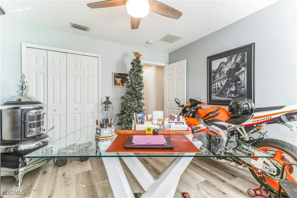 1023 SE 4th Street Cape Coral FL 33990