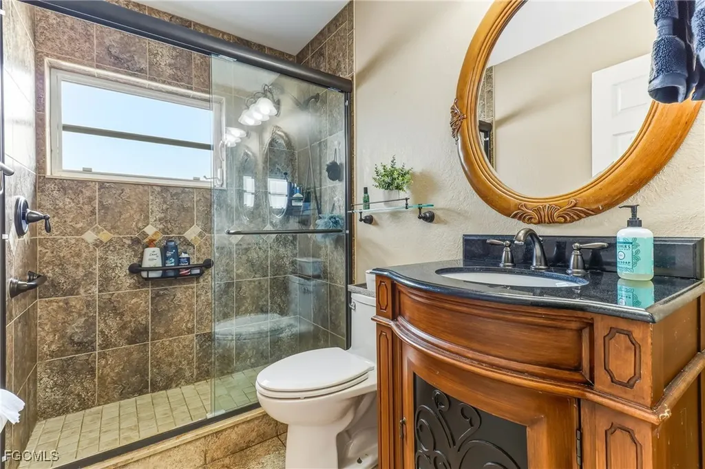 1023 SE 4th Street Cape Coral FL 33990