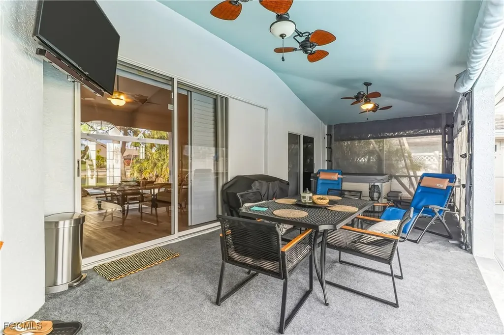 1023 SE 4th Street Cape Coral FL 33990