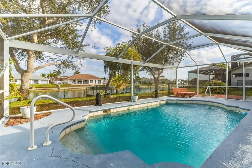 1023 SE 4th Street Cape Coral FL 33990