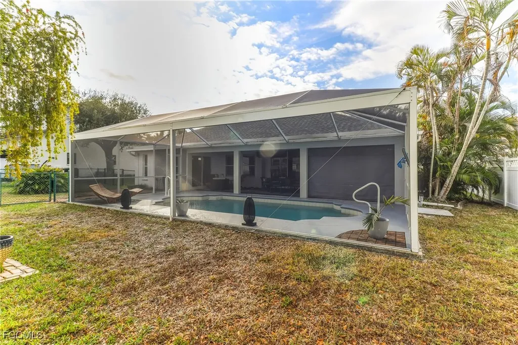 1023 SE 4th Street Cape Coral FL 33990