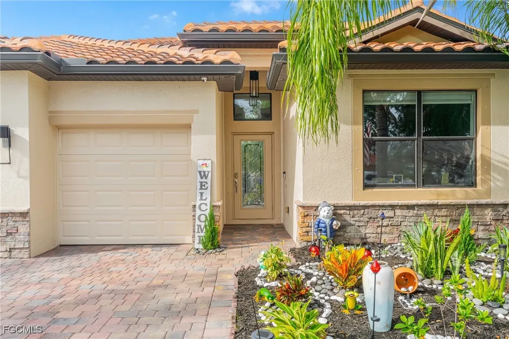 2792 Via Piazza Loop Fort Myers FL 33905