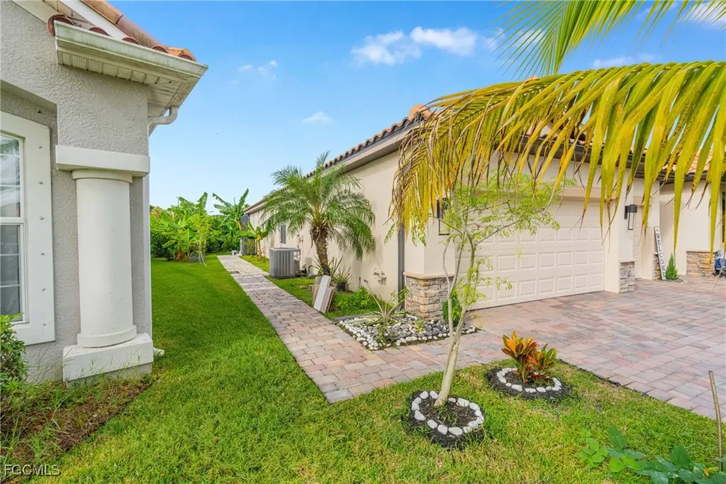 2792 Via Piazza Loop Fort Myers FL 33905