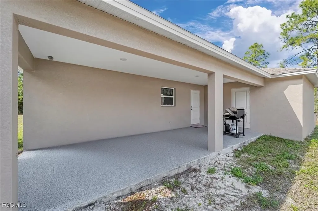 2001 E 14th Street Lehigh Acres FL 33972
