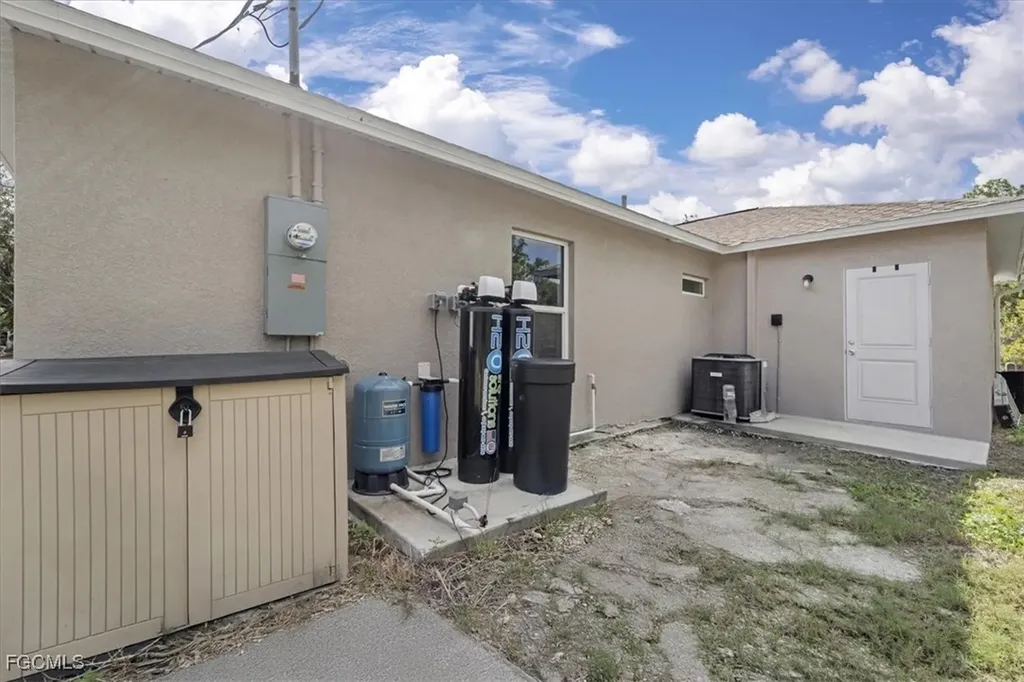 2001 E 14th Street Lehigh Acres FL 33972