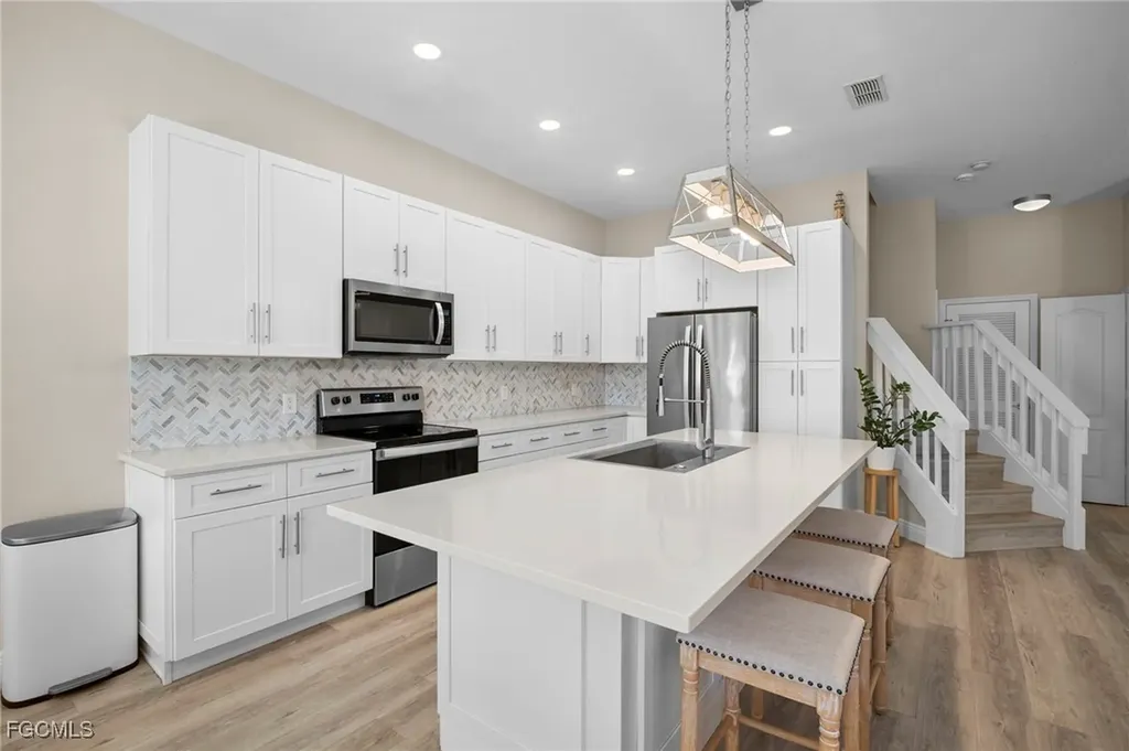 9049 Spring Mountain Way Fort Myers FL 33908