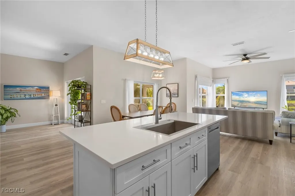 9049 Spring Mountain Way Fort Myers FL 33908