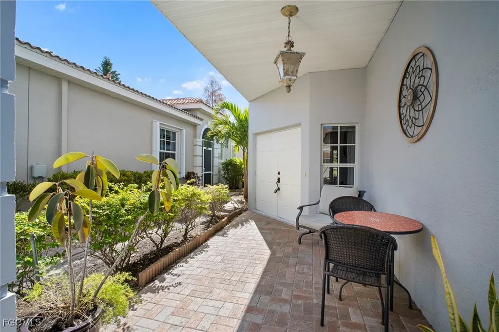 9049 Spring Mountain Way Fort Myers FL 33908