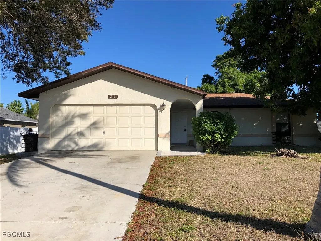 211 SE 23rd Street Cape Coral FL 33990