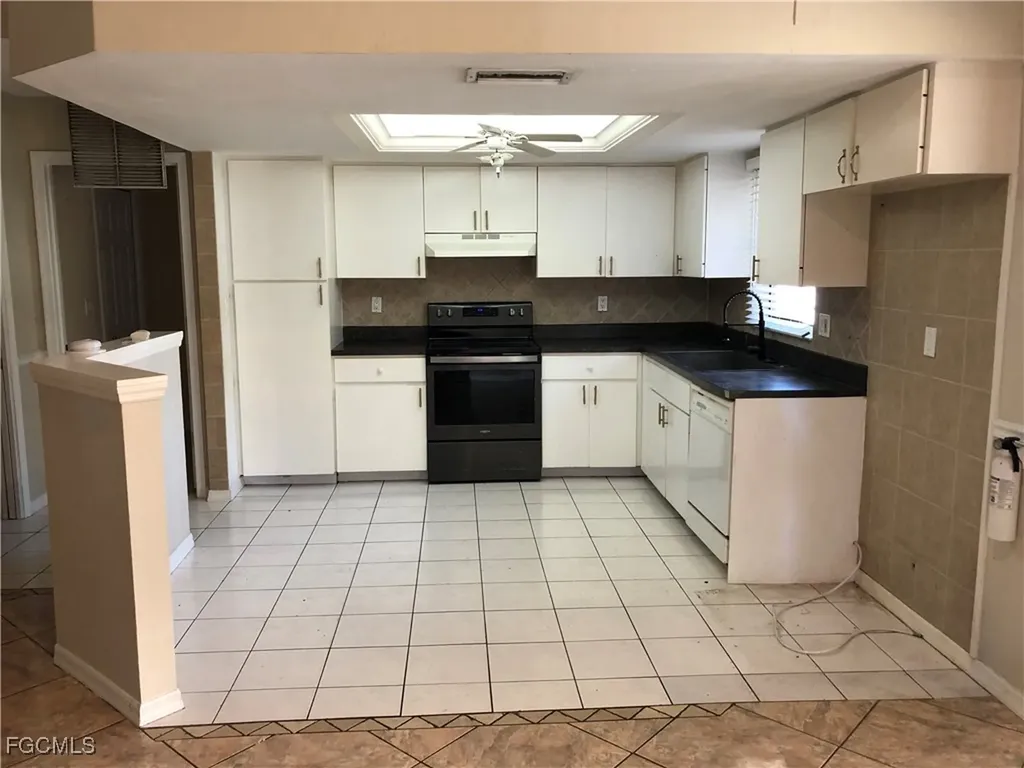 211 SE 23rd Street Cape Coral FL 33990