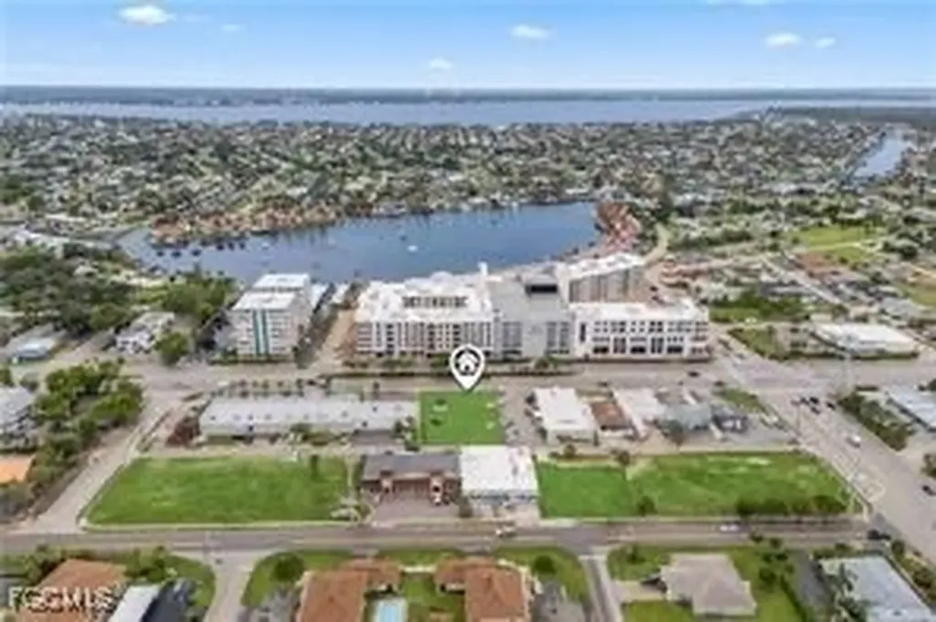429 Cape Coral Parkway E Cape Coral FL 33904
