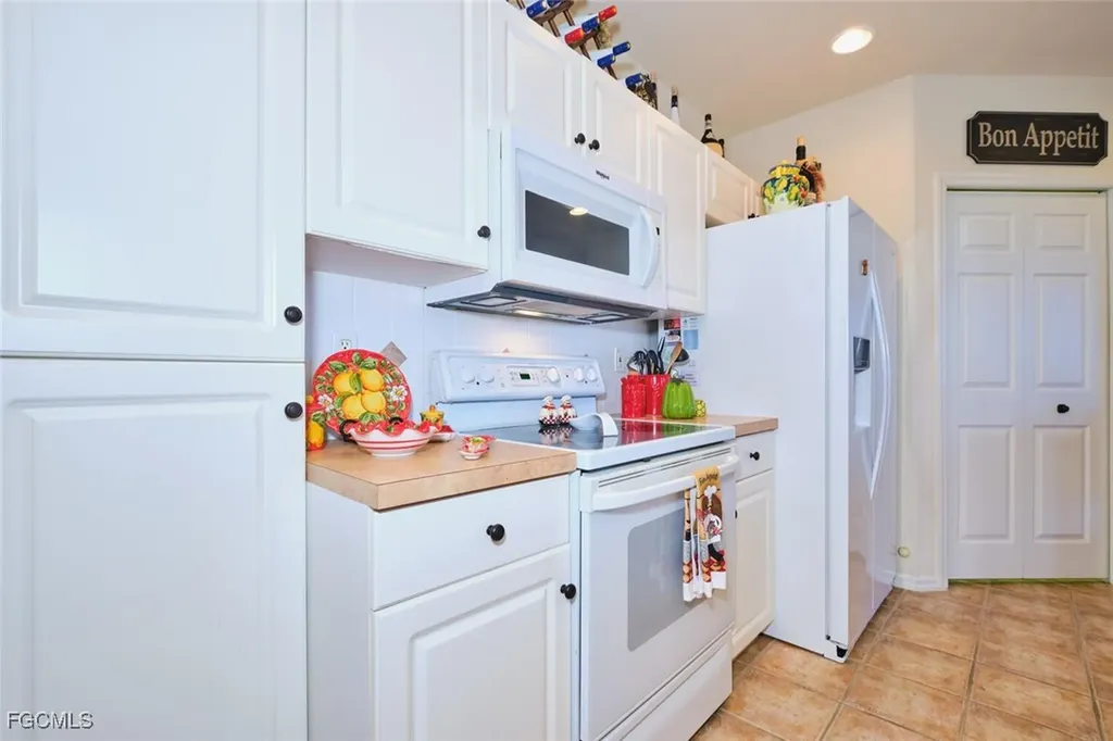 9190 Southmont Cove Fort Myers FL 33908