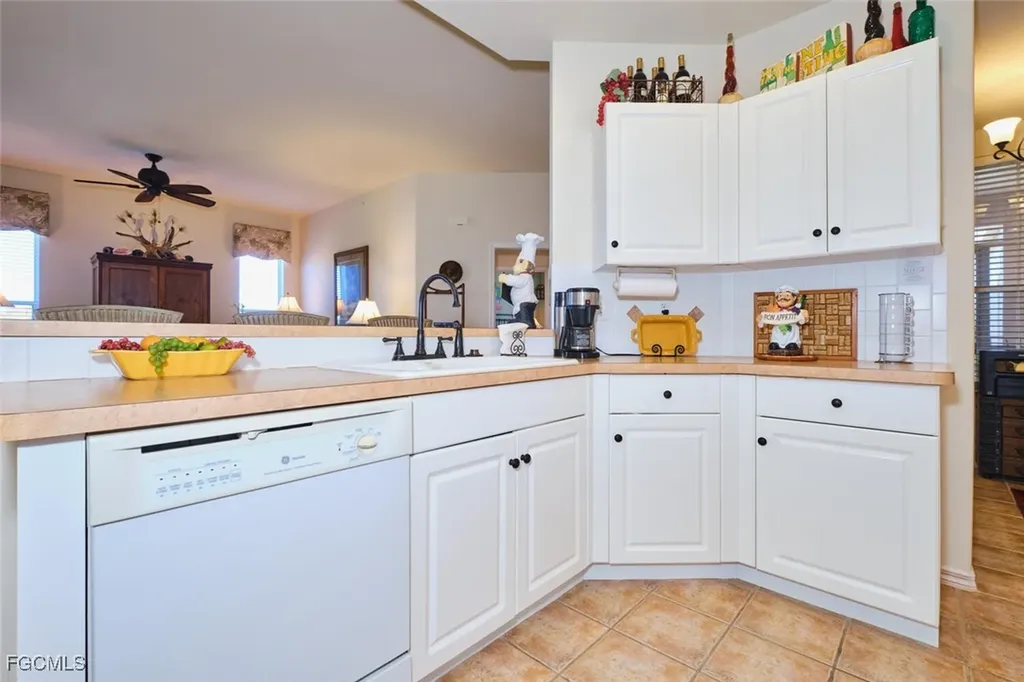 9190 Southmont Cove Fort Myers FL 33908