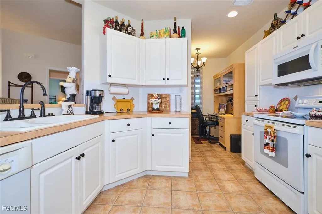 9190 Southmont Cove Fort Myers FL 33908