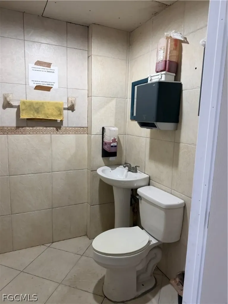 2242 Fowler Street Fort Myers FL 33901