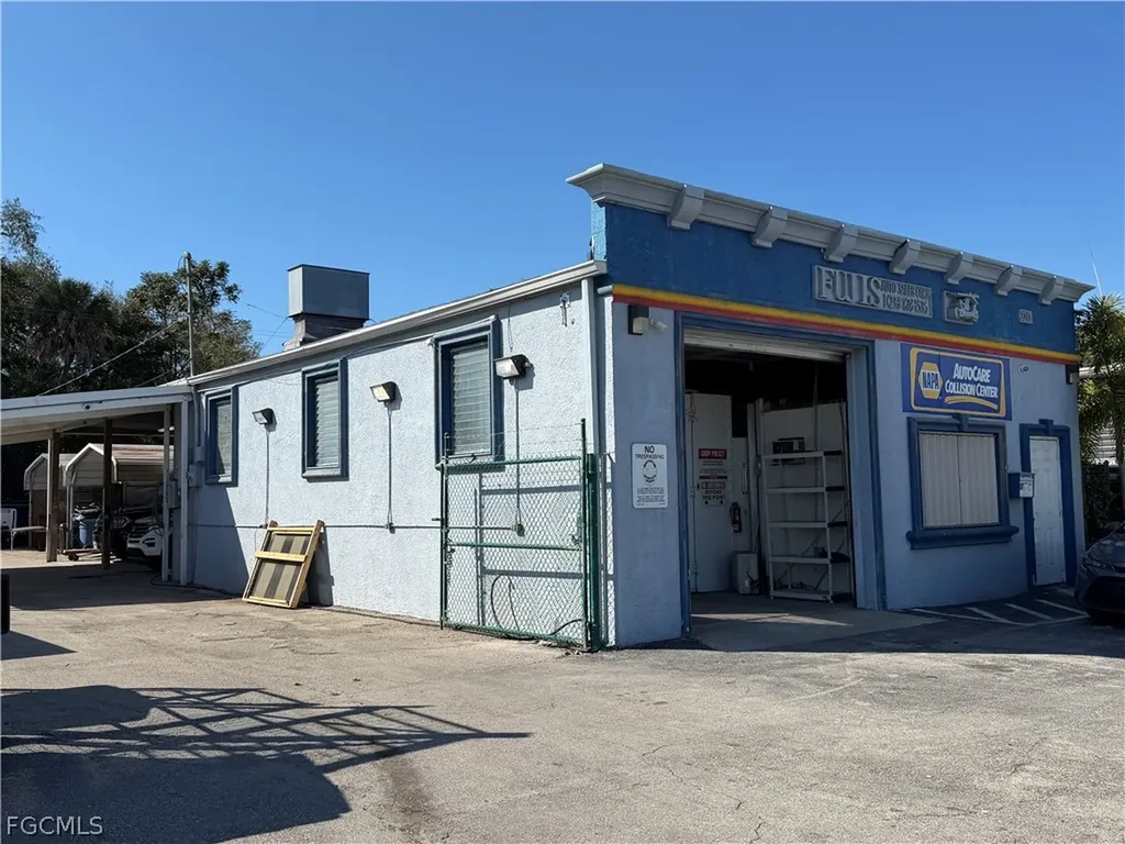2242 Fowler Street Fort Myers FL 33901