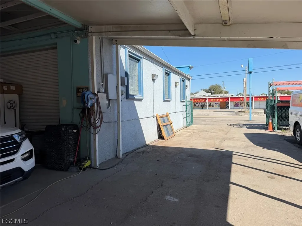 2242 Fowler Street Fort Myers FL 33901