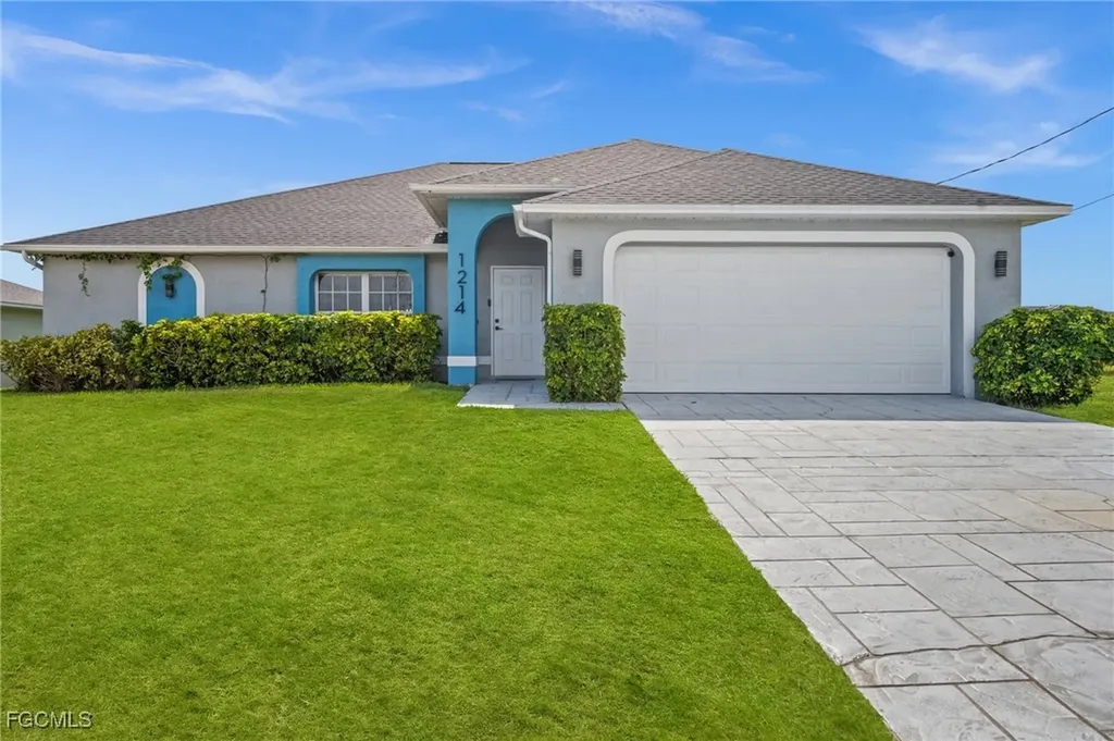 1214 SW Santa Barbara Place Cape Coral FL 33991