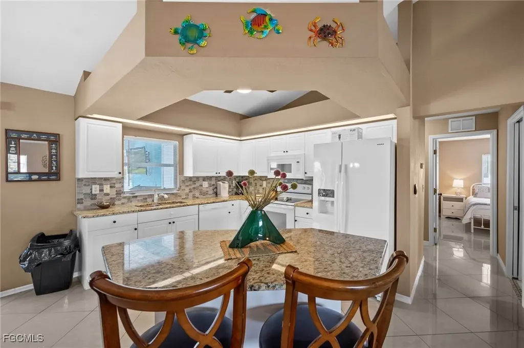 1214 SW Santa Barbara Place Cape Coral FL 33991