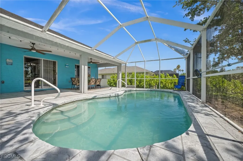1214 SW Santa Barbara Place Cape Coral FL 33991