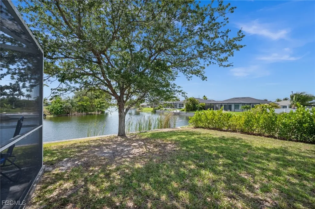 1214 SW Santa Barbara Place Cape Coral FL 33991