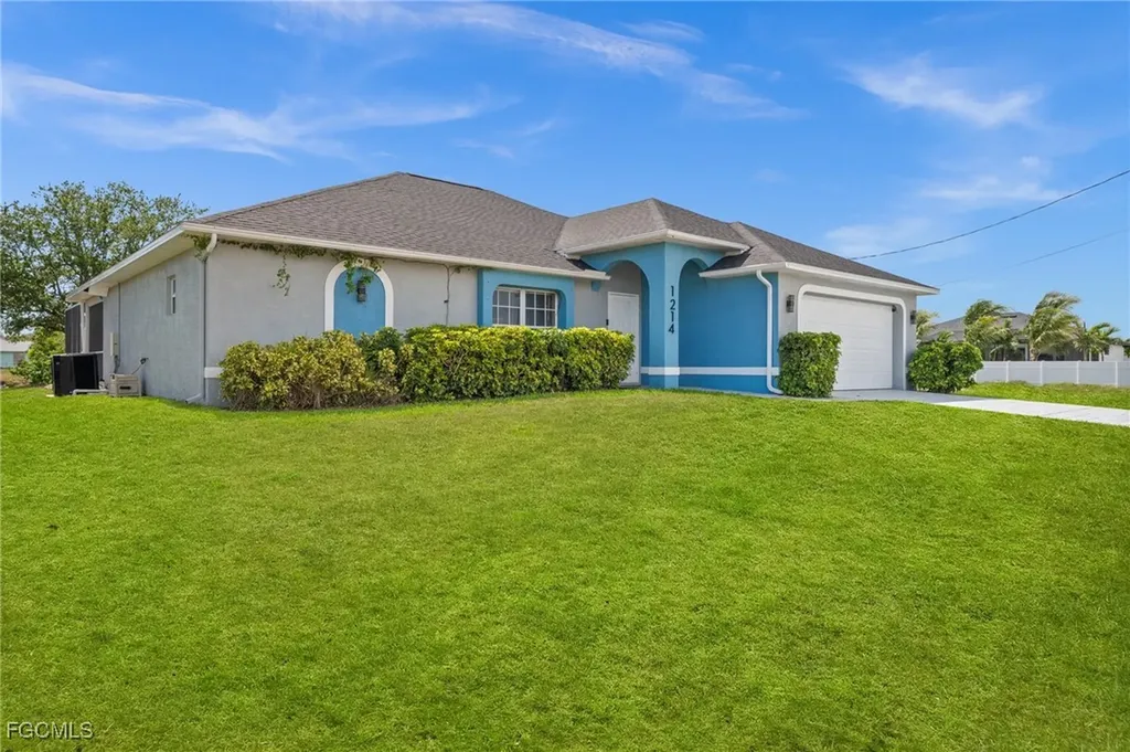 1214 SW Santa Barbara Place Cape Coral FL 33991