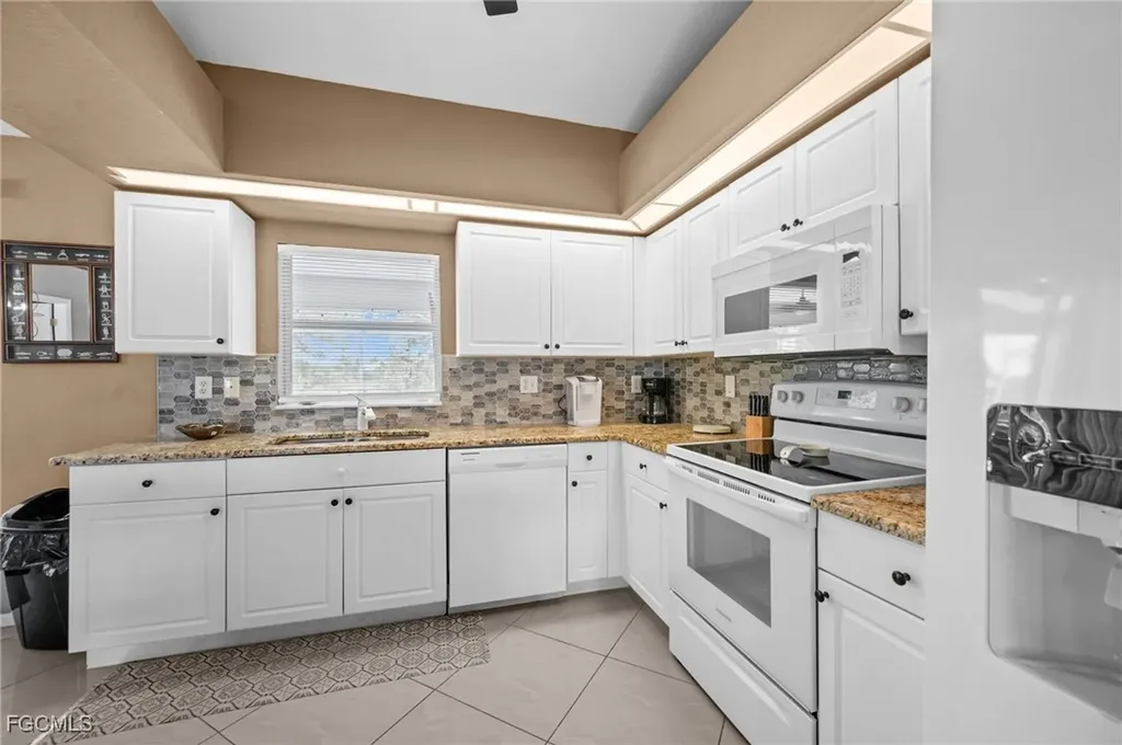 1214 SW Santa Barbara Place Cape Coral FL 33991