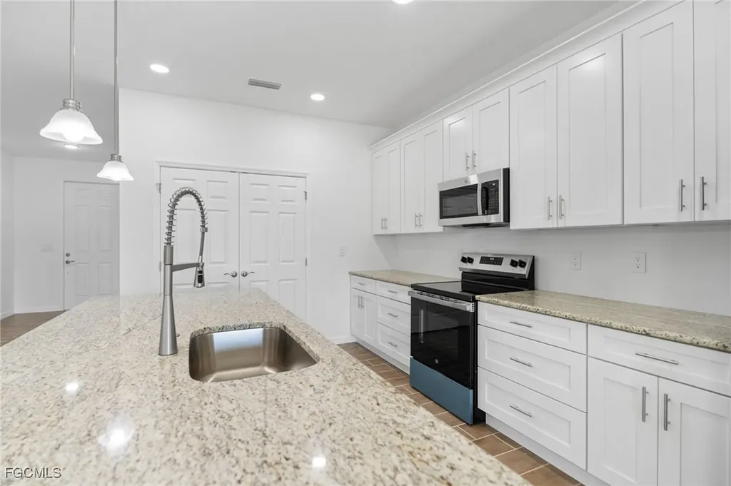 1024 SW 1st Street Cape Coral FL 33991