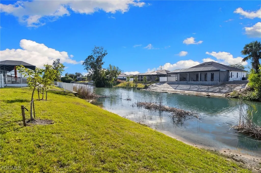 1024 SW 1st Street Cape Coral FL 33991