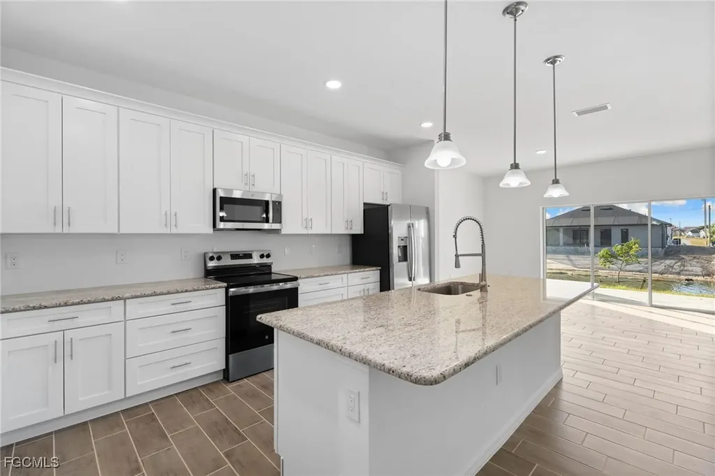 1024 SW 1st Street Cape Coral FL 33991
