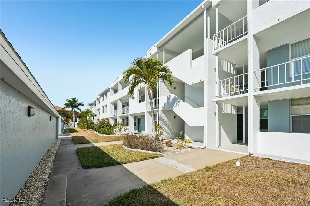 5959 Winkler Road Fort Myers FL 33919