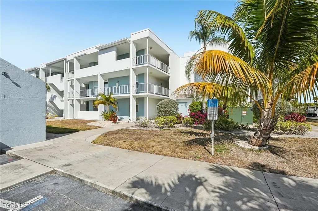 5959 Winkler Road Fort Myers FL 33919