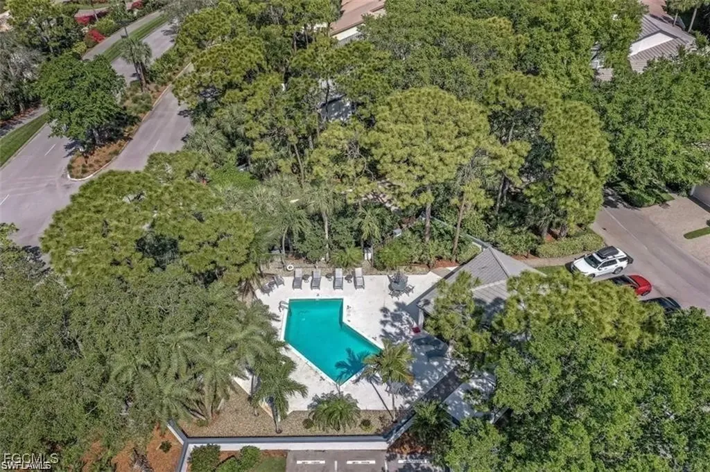 27052 Kindlewood Lane Bonita Springs FL 34134