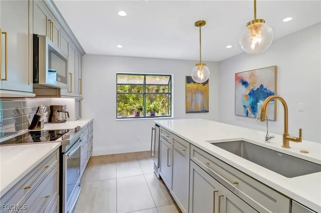 27052 Kindlewood Lane Bonita Springs FL 34134