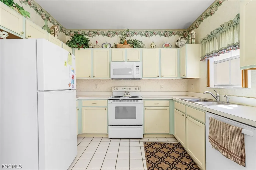 9070 Palmas Grandes Boulevard Bonita Springs FL 34135