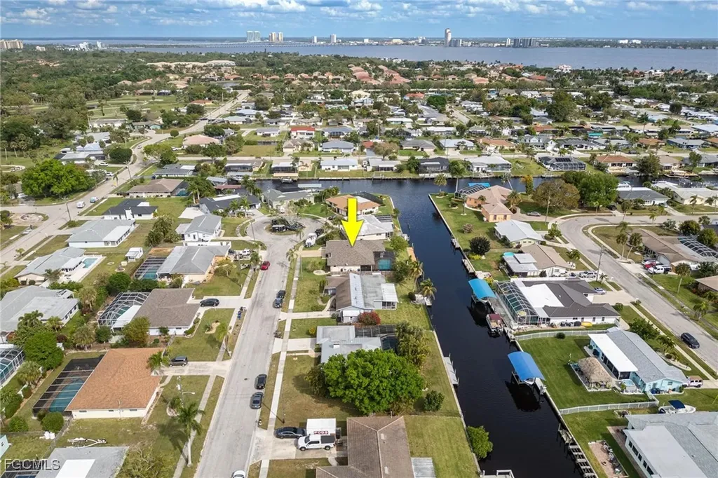 1719 W Bluewater Terrace North Fort Myers FL 33903