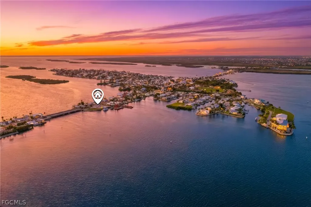 Matlacha FL, 4767 Pine Island Road NW