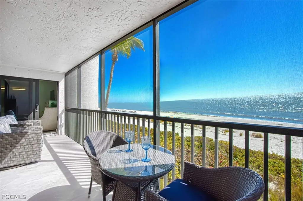 Sanibel FL, 1501 Middle Gulf Drive, Unit 303K