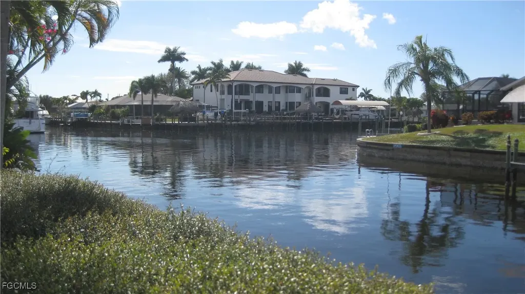 2002 SE 28th Street Cape Coral FL 33904