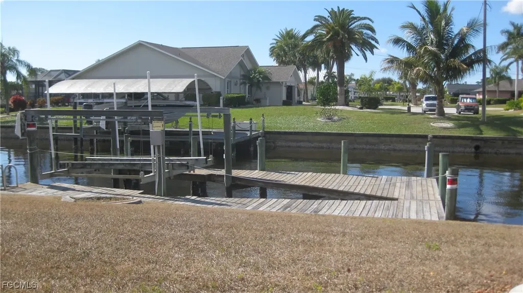2002 SE 28th Street Cape Coral FL 33904