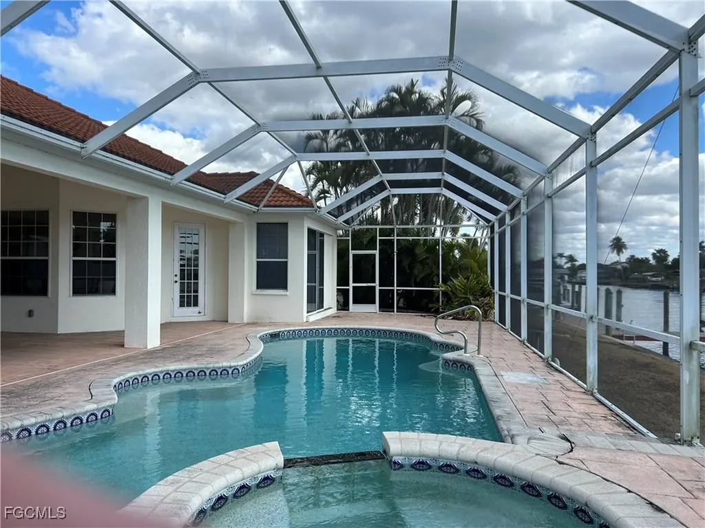 2002 SE 28th Street Cape Coral FL 33904