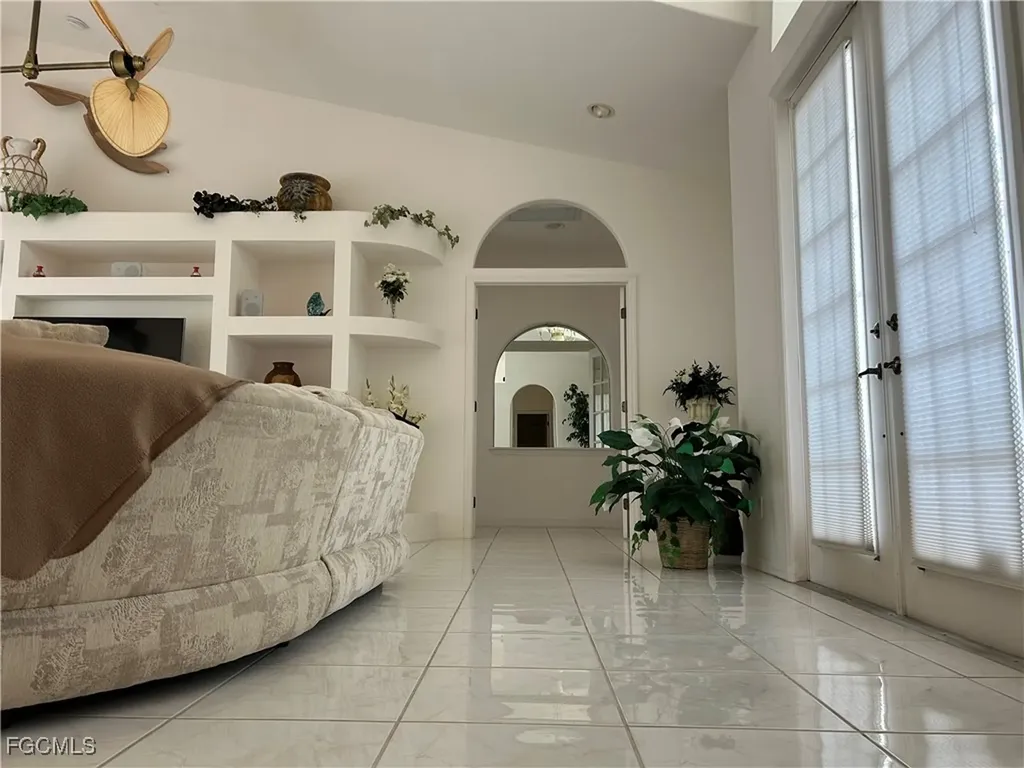 2002 SE 28th Street Cape Coral FL 33904