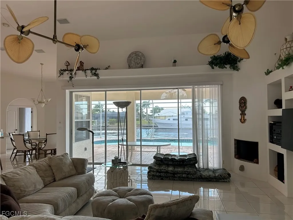 2002 SE 28th Street Cape Coral FL 33904